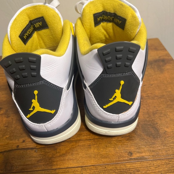 Nike Air Jordan 4 vivid sulfur White and Yellow Sneakers women’s - Picture 3 of 8